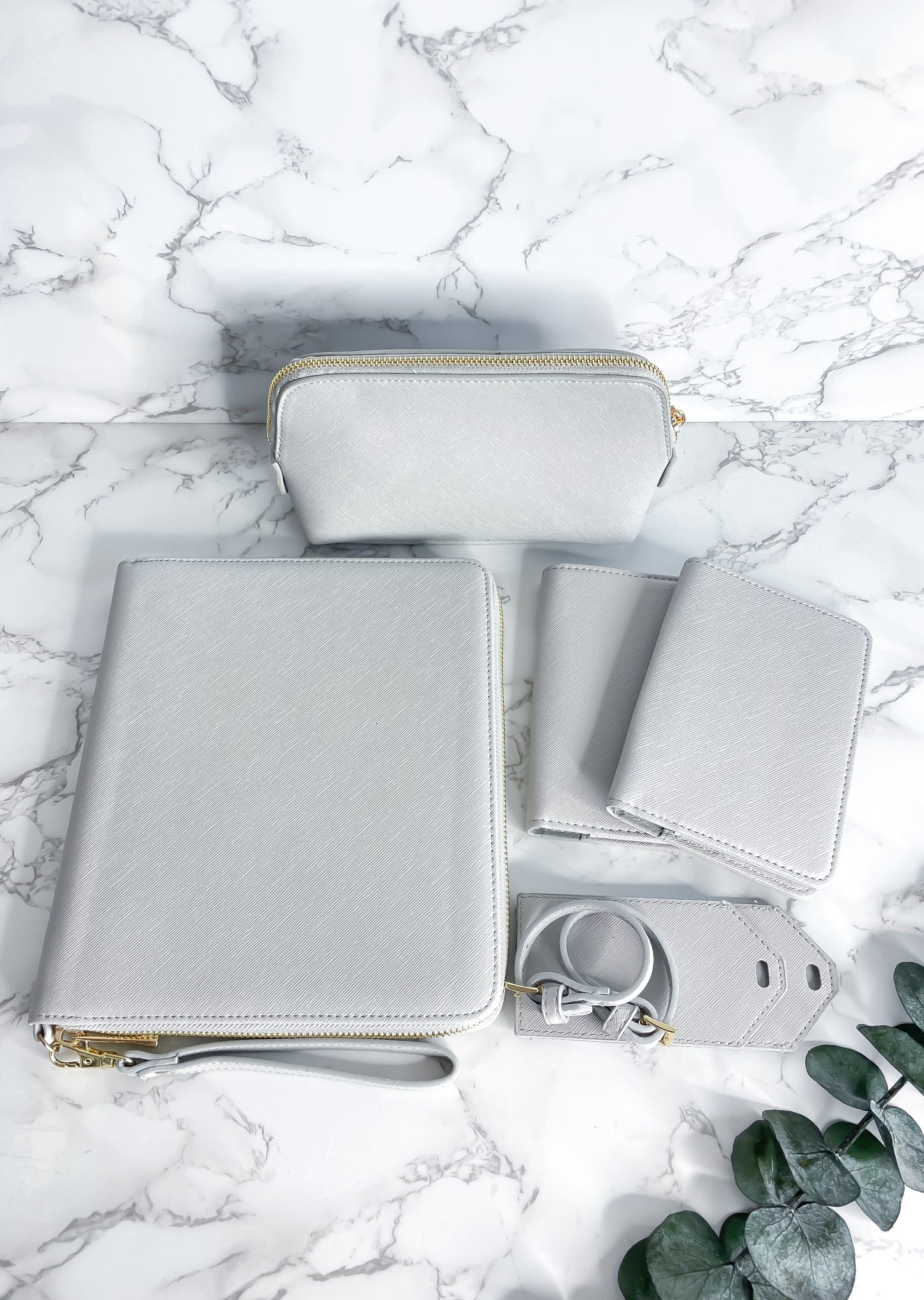 XXL Reiseset I Personalisierte Reisepasshülle + Kofferanhänger I Organizer I kl. Tasche (Reiseapotheke)