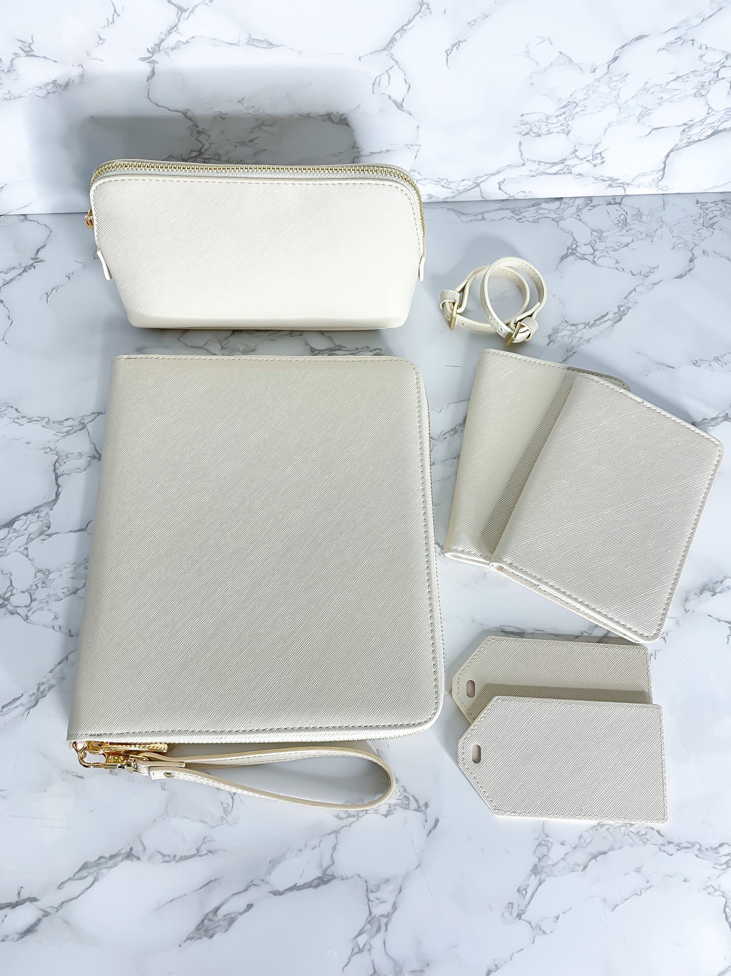 XXL Reiseset I Personalisierte Reisepasshülle + Kofferanhänger I Organizer I kl. Tasche (Reiseapotheke)