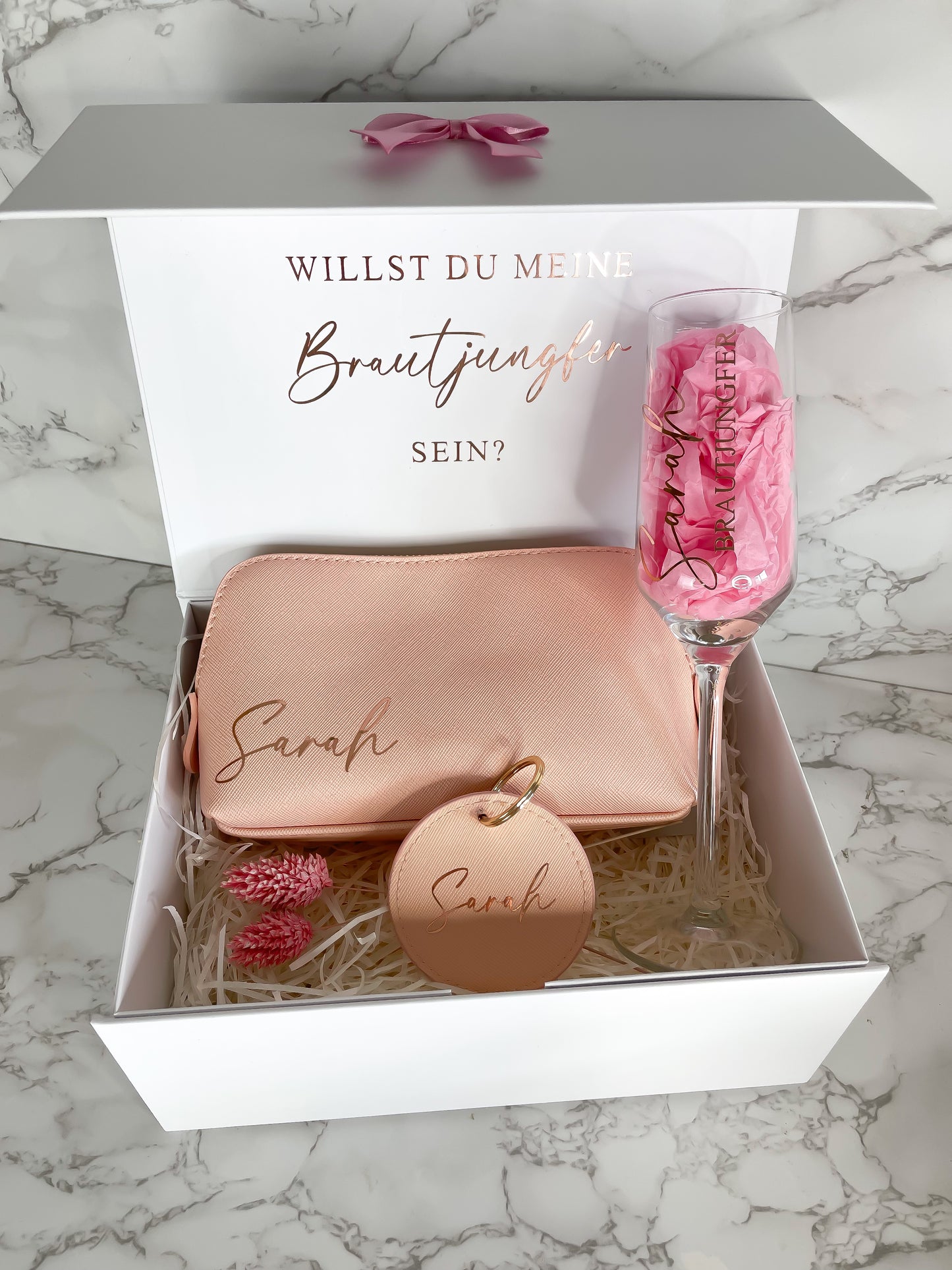 Personalisierte Brautjungfer Geschenkbox mit Satin-Schlafmaske und graviertem Glas, perfektes Hochzeitsgeschenk