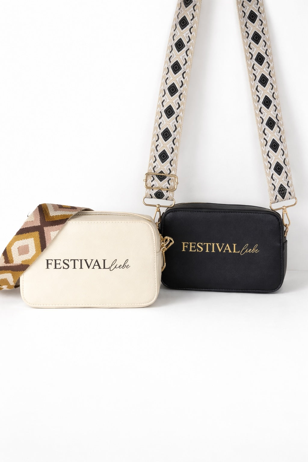 Schwarze und beige Umhängetasche für Damen mit Aufdruck „Festival Liebe“ und austauschbaren Taschengurten.