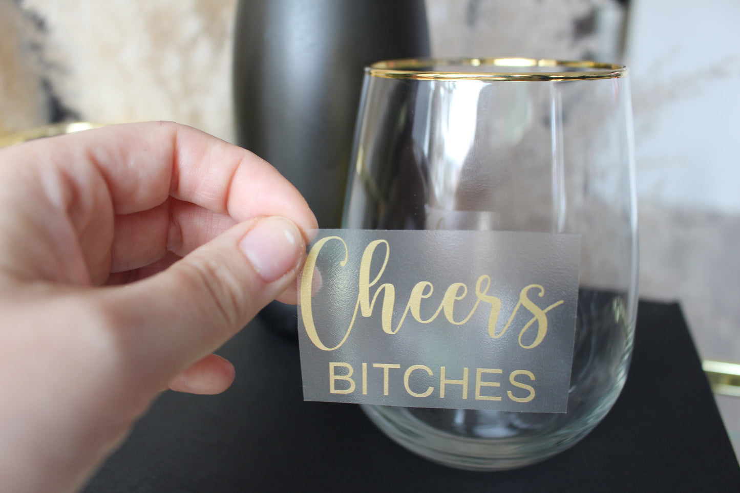 Aufkleber "Cheers Bitches"